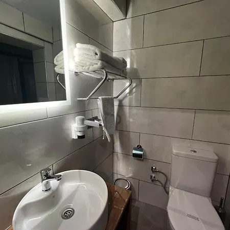 Bademi فندق أديرني